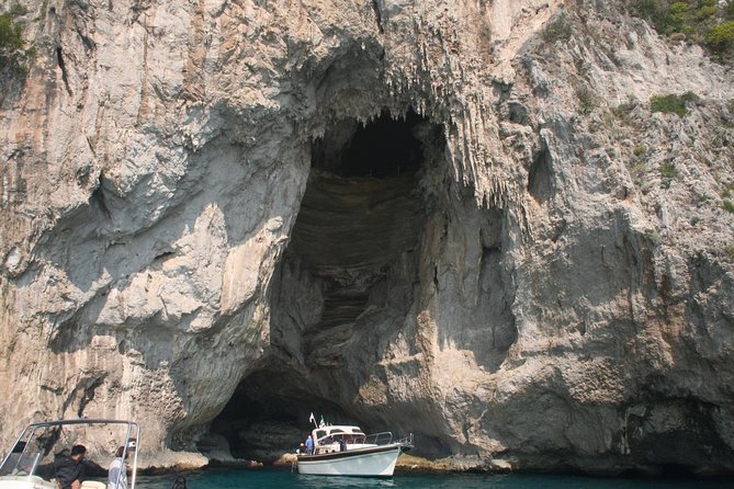 Discovery Capri Island by Boat - Affordable Group Tour Format