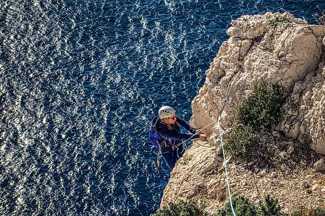 Discovery Climbing Large Routes in the Calanques of Marseille - Small Group Dynamics and Personal Attention