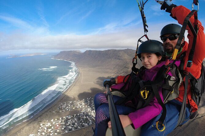 DISCOVERY FLIGHT tandem paragliding Lanzarote with pro pilot - The Sum Up