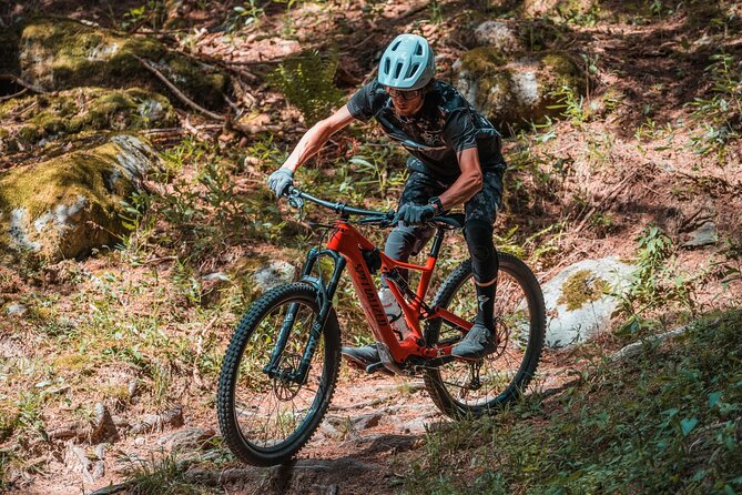 Discovery of a Secret Mountain Pasture by Electric Mountain Bike in Chamonix - Maneuvering the Electric Bike on Trails