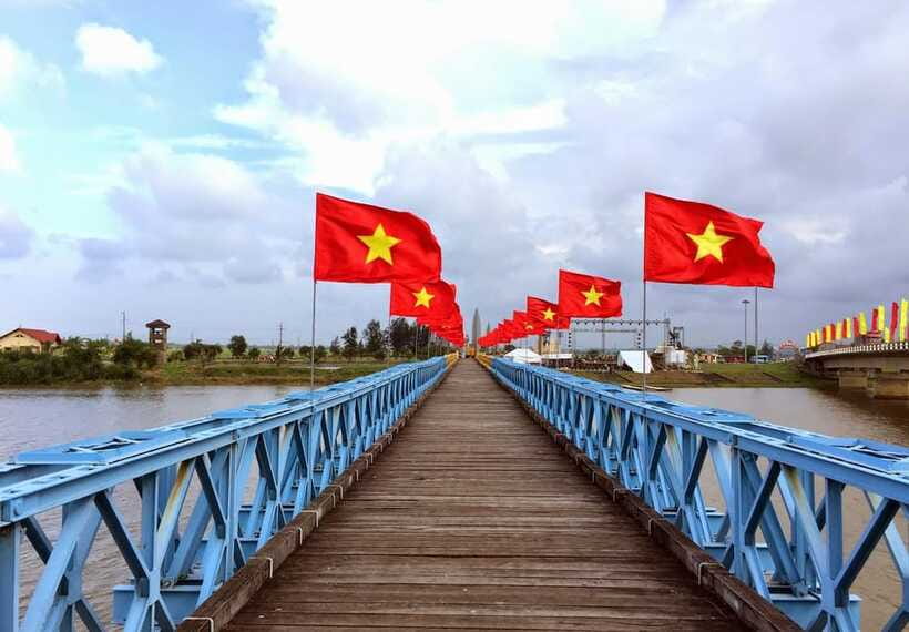 DMZ Tour - Vinh Moc Tunnel and Khe Sanh Base From Hue - Tour Features and Amenities