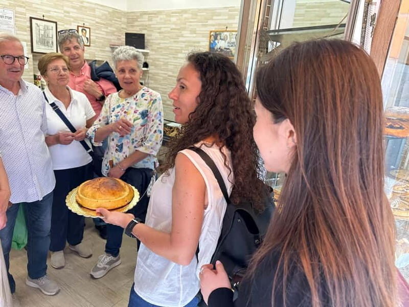 Dolce Rome Tour: Taste Local Desserts Cakes and Pastries - The Group, Guide, and Atmosphere