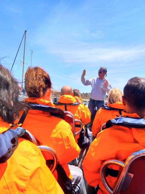 Dolphins Watching - Portimão - Accessibility and Languages Offered