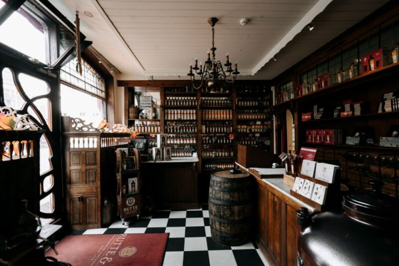 Dordrecht: Distillery Tour With Dutch Gin & Genever Tasting - Good To Know