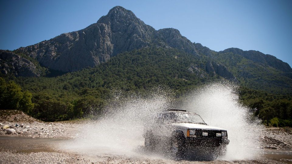 Dorgali: Supramonte Full-day Jeep Off-Roading & Hiking Tour - Exploring the Baunei Forest