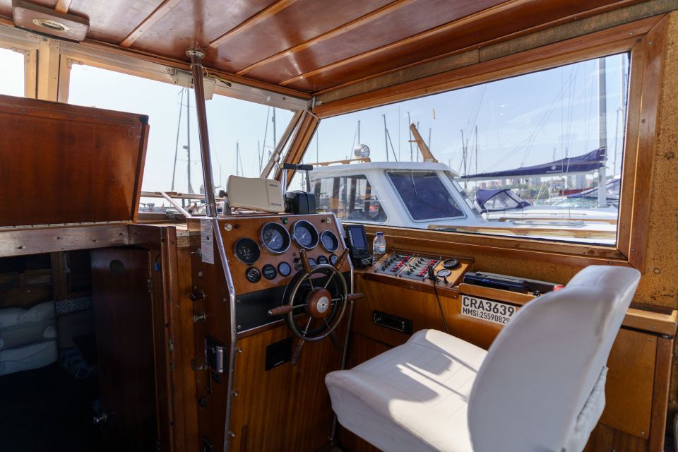 Douro River: Exclusive American Vessel Boat Tour - Included Offerings