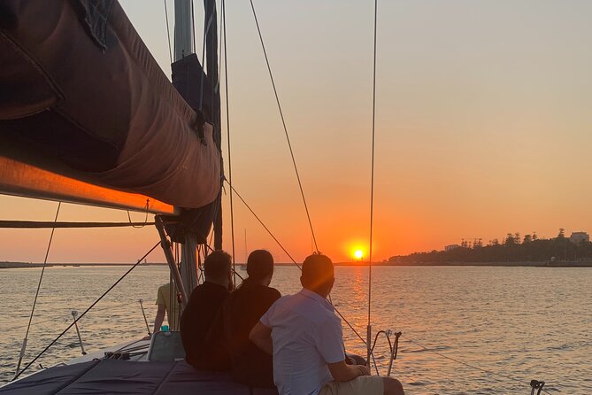 Douro Sunset Sailboat Experience in Porto - Duration and Group Size
