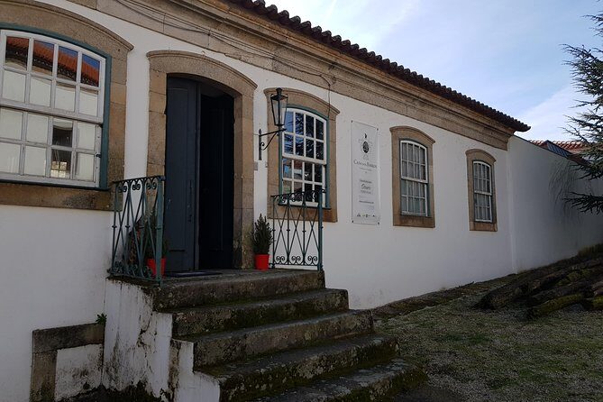 Douro Valley for Wine Lovers with Visit to 3 Vineyards and Lunch at a Winery - Frequently Asked Questions