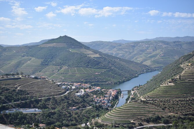 Douro Valley Tour With Train and Vinho Verde Review - Itinerary and Inclusions
