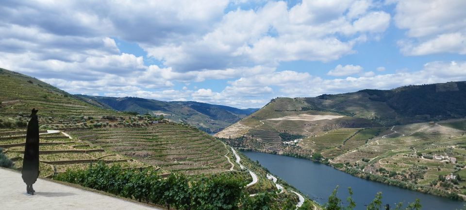 Douro Valley Tour With Wine Tasting Boat Cruise & Suprises.. - Duration and Group Size