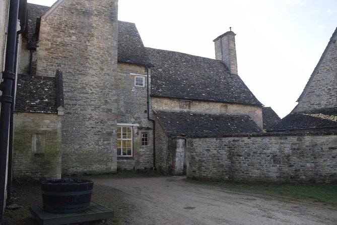 Downton Abbey Town and Country Tour Review - Meeting and Pickup Details