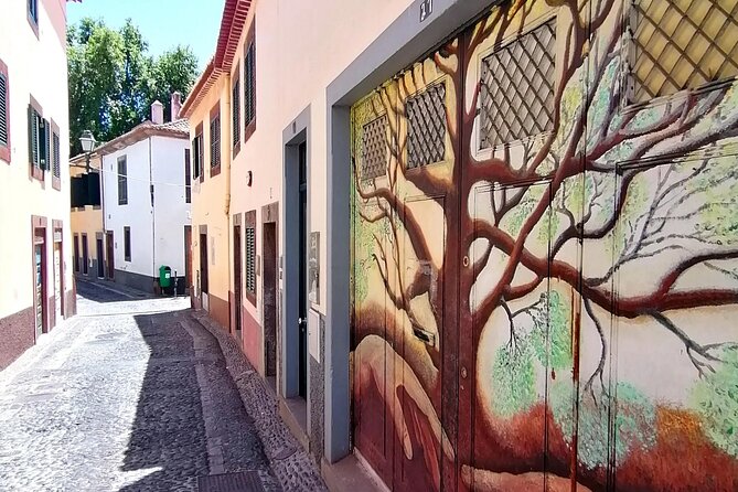 Downtown Funchal: A Self-Guided Audio Tour Through the Old City - Taking in Local Culture and Architecture