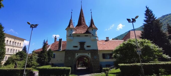 Dracula Castle, Peles Castle and Brasov Private Day Tour - Booking Information