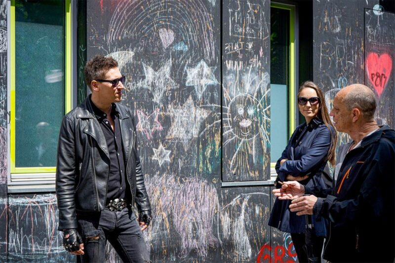 Dresden: Neustadt District Street Art Guided Walking Tour - What to Expect