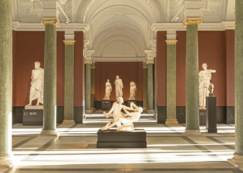 Dresden: Semperoper and Old Masters Picture Gallery - Customer Reviews