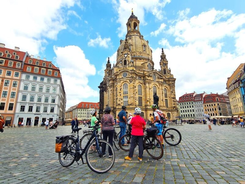 Dresden Sightseeing per Rad mit Guide, Prosecco, Eierschecke - Crossing to the New Town and Elbe Riverbanks