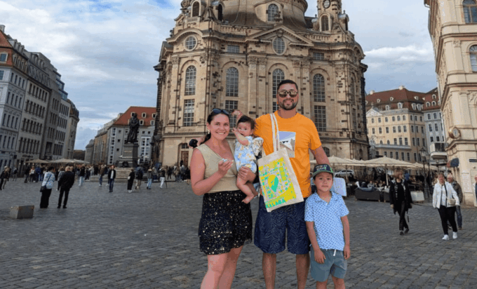 Dresden Sightseeing Treasure Hunt - Solving Puzzles and Searching for Clues