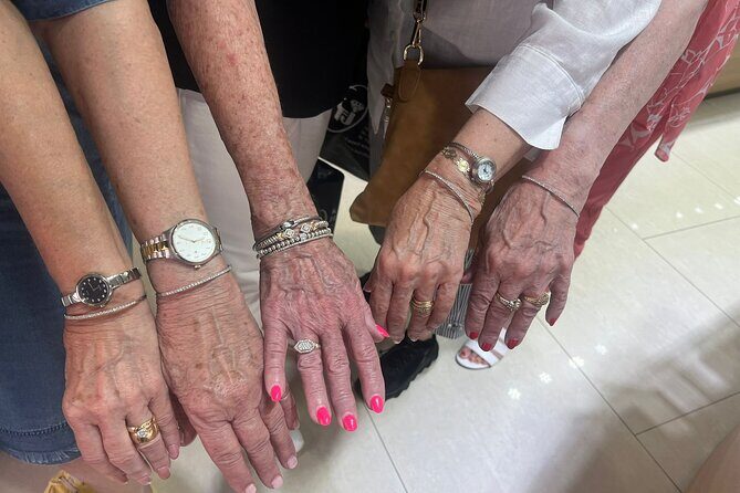 Drinks & Diamonds Shopping Experience in St. Thomas - The Family-Owned Advantage