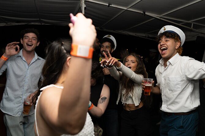 Drunken Monkey Prague Boat Party w/ 2hr Open Bar to Duplex Club - The Sum Up