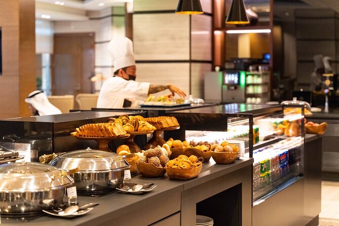 Dubai International Airport (DXB) T3/T1/T2 Luxury Lounge Access - Navigating Lounge Capacity Limits