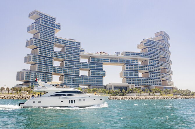 Dubai Luxury Yacht Tour With Live BBQ & Drinks - Inclusions and Amenities