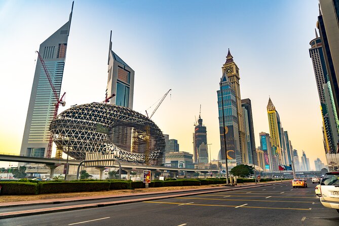 Dubais Old Town Tour and Have Lunch With Locals - Navigating the Vibrant Spice Souk