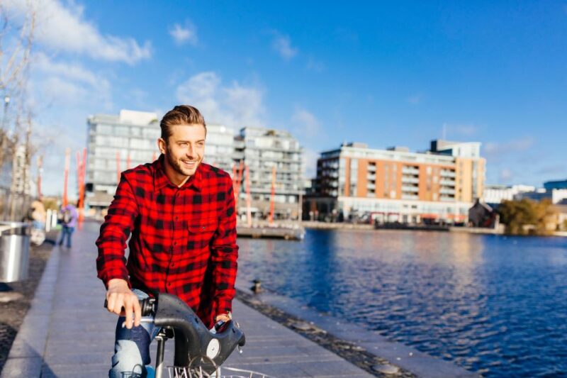 Dublin: Express Walk With a Local in 60 Minutes - Experience Details