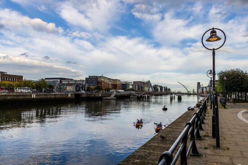 Dublin: Express Walk With a Local in 60 Minutes - What to Bring