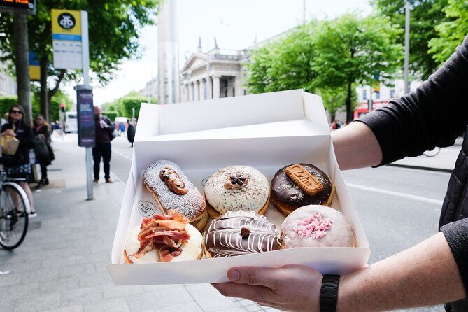 Dublin Holiday Donut Adventure & Walking Food Tour - Festive Finale: Grafton Street