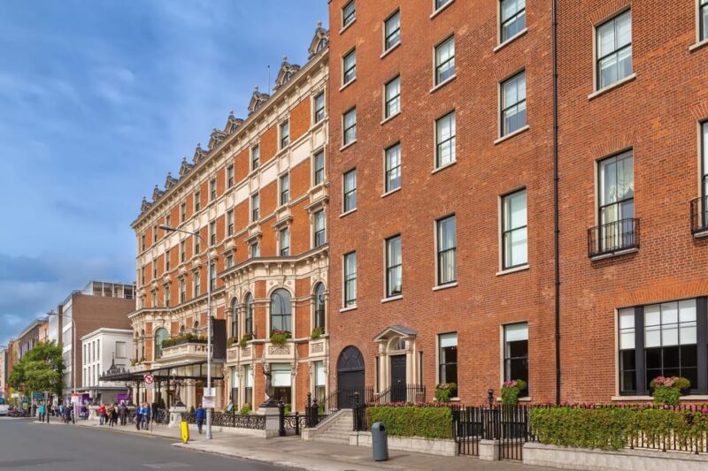 Dublin: Private Architecture Tour With a Local Expert - Language Options Available