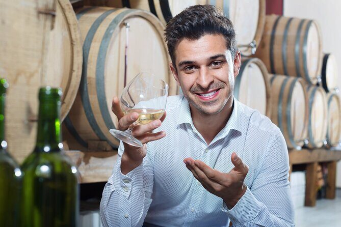 Dublin Temple Bar Tour with Jameson Distillery Whiskey Tour - Starting Point: Molly Malone Statue