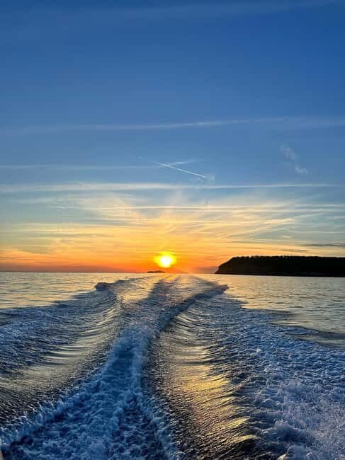 Dubrovnik: 1 Hour Sunset Cruise Around Old City Dubrovnik - Authenticity and Value