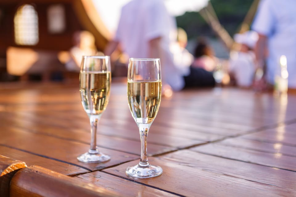 Dubrovnik: Galleon Sunset Cruise with a Live Guide & Drink - Practical Tips