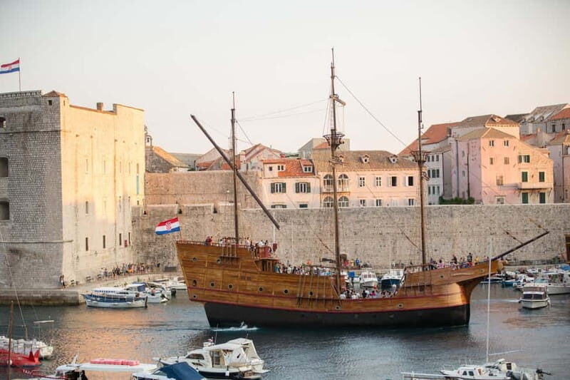 Dubrovnik: Panoramic Sunset Cruise-Karaka Ship (adult only) - Key Points