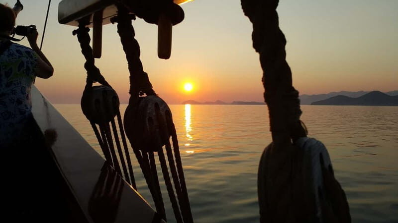 Dubrovnik: Panoramic Sunset Cruise on Karaka Ship - Authenticity and Comfort at Its Best