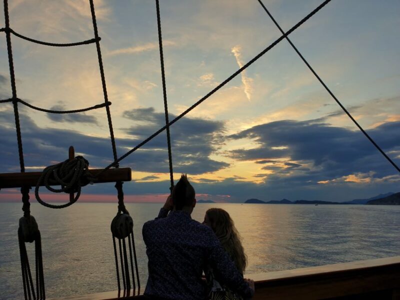 Dubrovnik: Panoramic Sunset Cruise on Karaka Ship - An In-Depth Look at the Dubrovnik Sunset Cruise