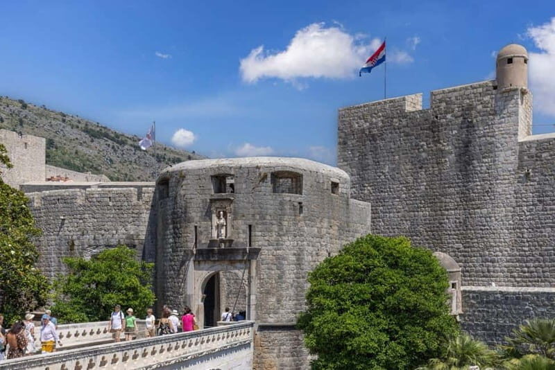 Dubrovnik: Pile Gate & Old Town with Spices and Hidden Gems - Guides and Reviews