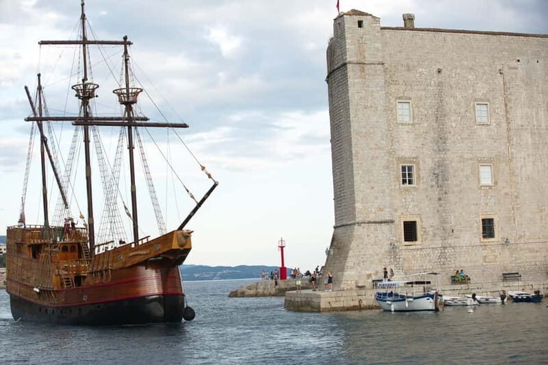 Dubrovnik walking tour and cruise on Karaka ship - The Experience: A Closer Look at the Dubrovnik Tour on the Karaka Ship