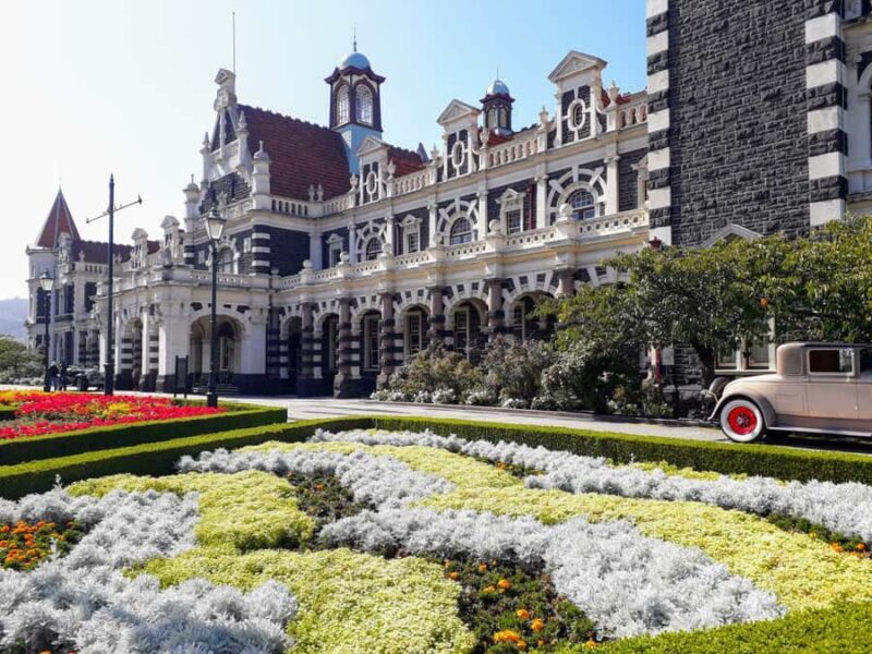 Dunedin: Peninsula with Lanarch Castle gardens & Olveston - FAQ