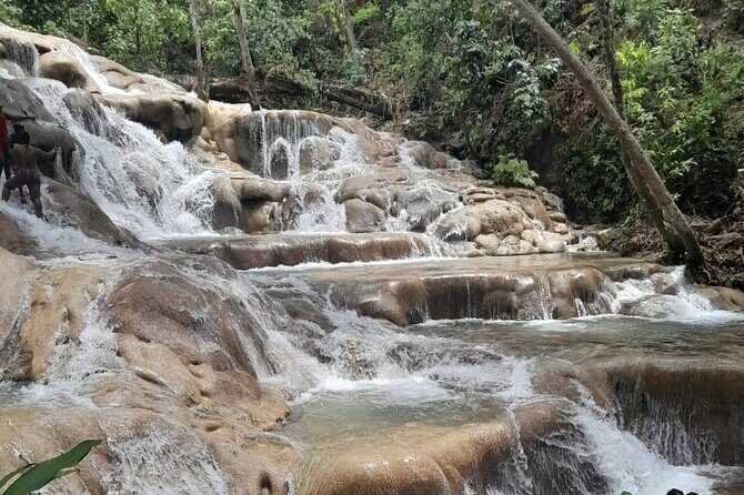Dunn River Falls and Bamboo River Rafting in Ocho Rios Jamaica. - Who Should Consider This Tour?