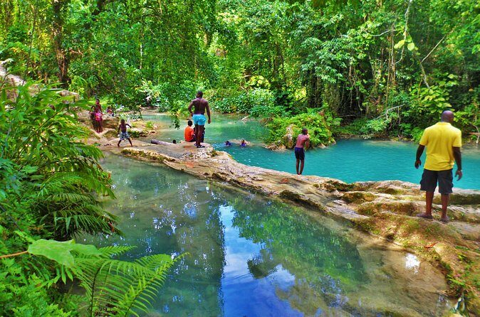 Dunn's River and Blue Hole with lunch combo from Montego Bay - FAQ