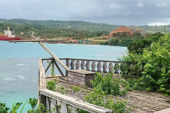 Dunns River & BlueHole Tour Includes Entry Fees - A Balanced Look at the Dunns River & Blue Hole Tour in Jamaica