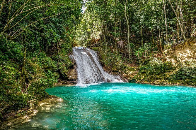 Dunns River Falls and Blue Hole Ocho Rios - Introduction