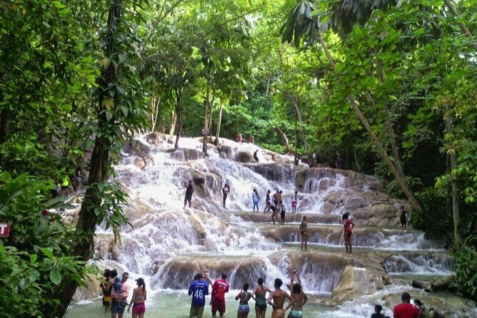 Dunns River Falls and horseback riding activity - Key Points