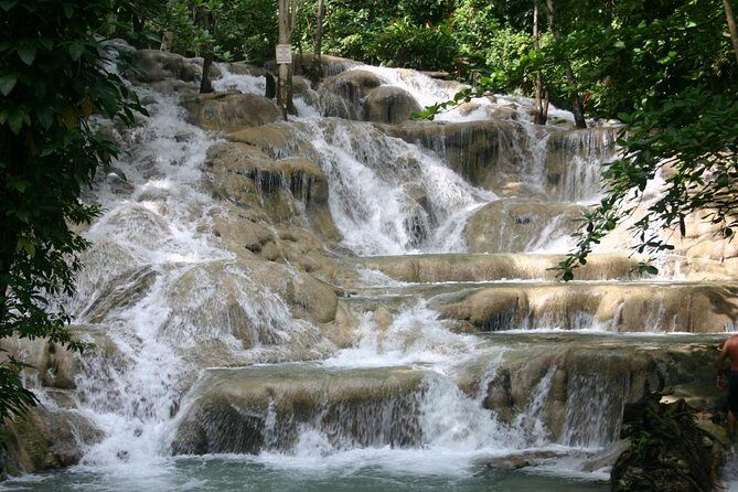 Dunn's River Falls And Shopping Tour From Ocho Rios - A Closer Look at the Dunn’s River Falls and Shopping Tour