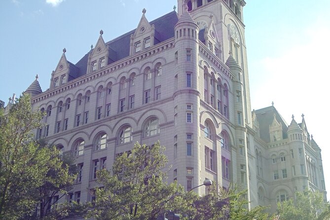 Dupont & Logan Circles Self-Guided Walking Tour & Scavenger Hunt - What to Expect During the Tour