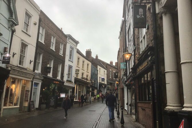 Durham - The Cathedral and Old City - Cobblestone Streets and Alleys