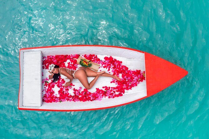 Dushi Boat Drone Photoshoot | Free Champagne | Fruits and Flowers - An Authentic Curaçao Experience from the Water
