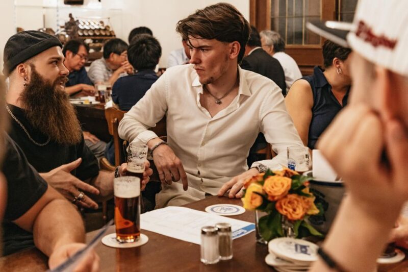 Düsseldorf: Altbier-Safari Beer Walking Tour - Brewery Visits