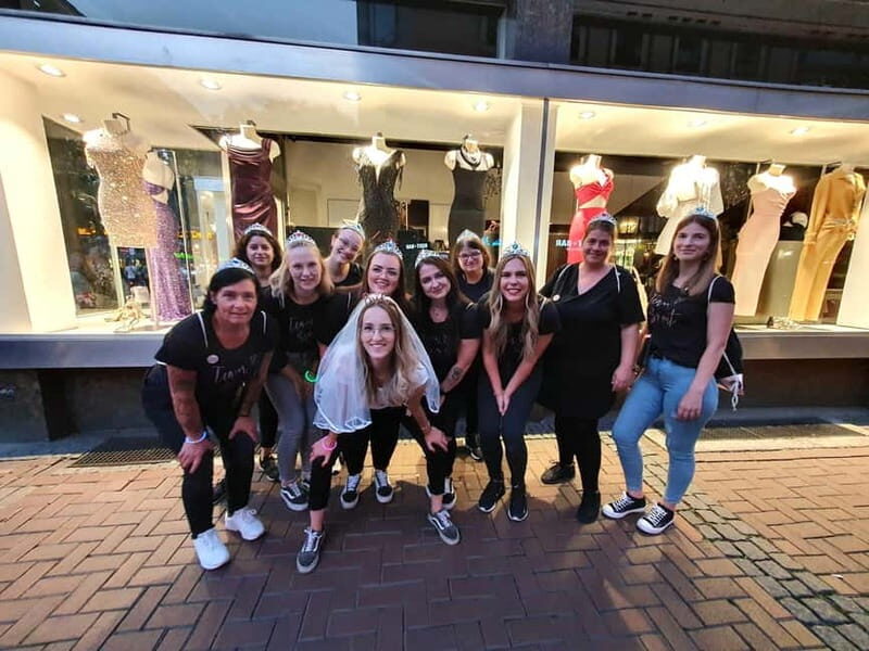 Düsseldorf Bachelor(ette) Premium Tour with Night PubCrawl - The Value of the Experience